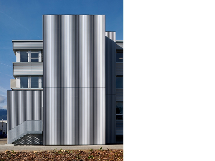 Extension d'un bâtiment industriel, Yverdon-les-Bains, Vaud.
Maître de l’ouvrage : privé.
Collaborateur: Fabian Wieland.