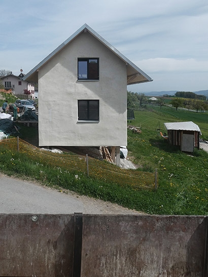 Projet pour deux micro-maisons en paille porteuse à Surpierre, Fribourg.