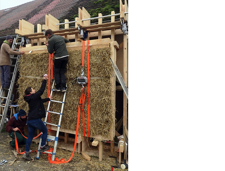 Projet pour deux très petites maisons en paille avec un bassin naturel, Surpierre, Fribourg.
